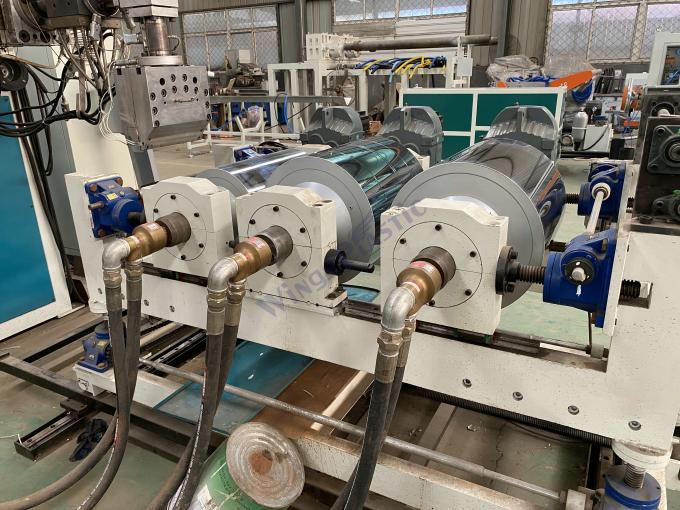 آلة تصنيع الصفائح من البلاستيك (PET) و (PS) و (PC) 3